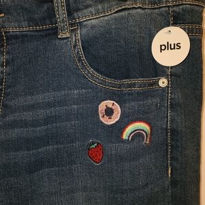 Arizona Jean Co Embroidered Boyfriend Jeans